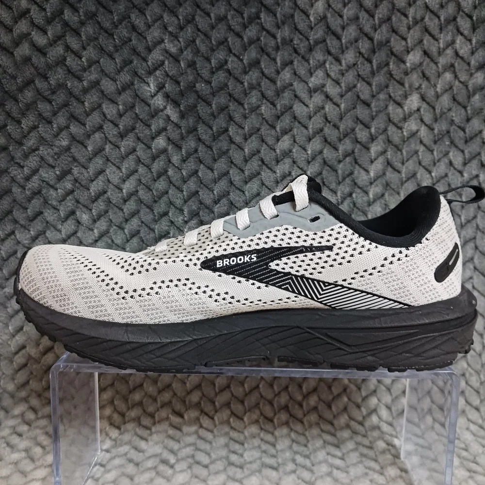 Brooks Revel 6 White Black Women's Walking Running Sneakers Shoes Size 7
